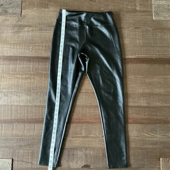 Nordstrom Rack Faux Leather Fleece Lined Womens Leggings Size Small - Picture 6 of 8